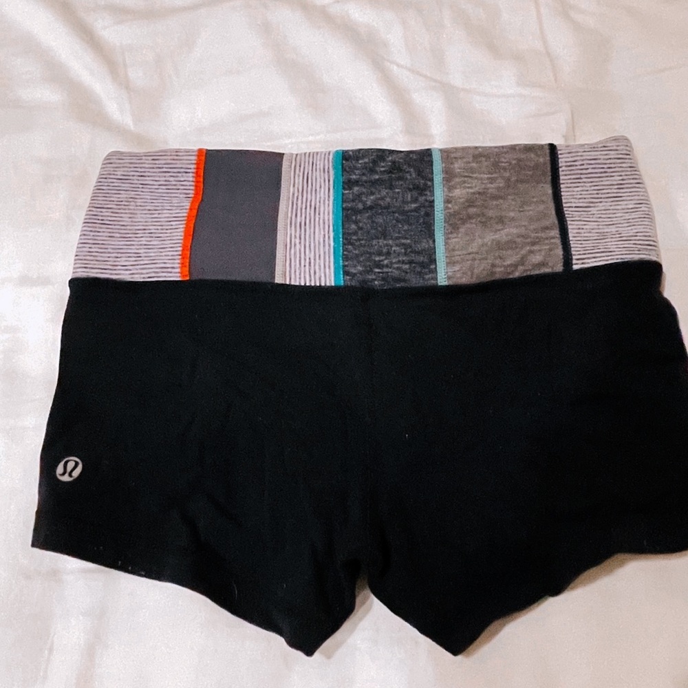 Lululemon Athletic Shorts Size 2 Reversible